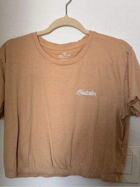 Hollister Tan Crewneck Short Sleeve Logo Tee